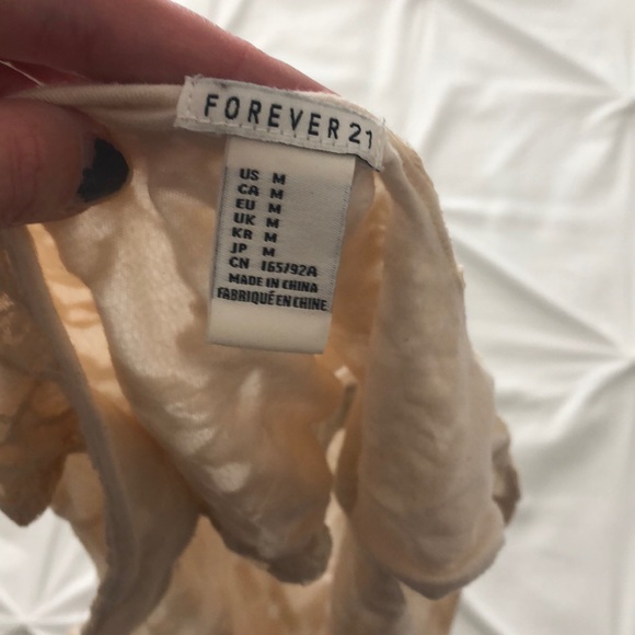 Lacey crop top - Picture 3 of 3